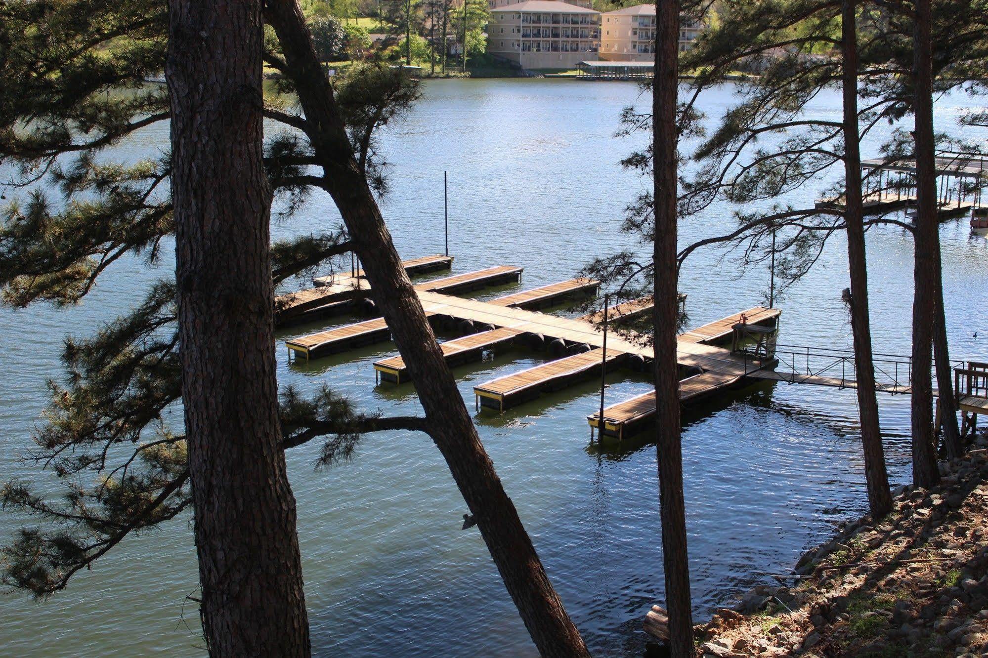 The Wharf Resort Lake Hamilton Eksteriør billede